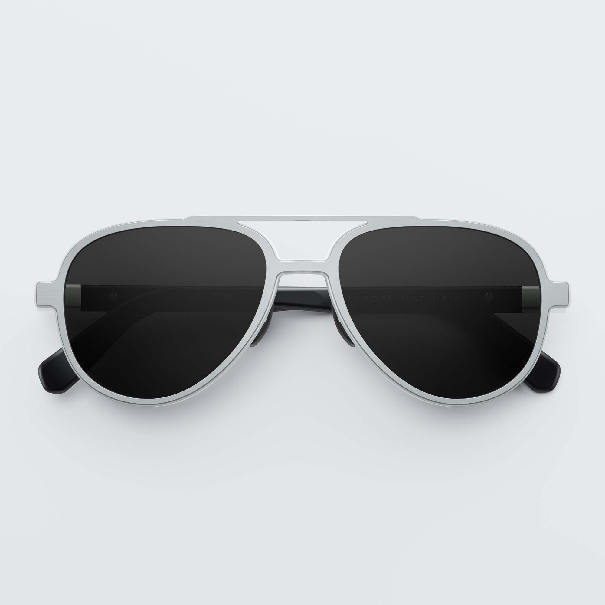 AGENOR STEEL & WHITE