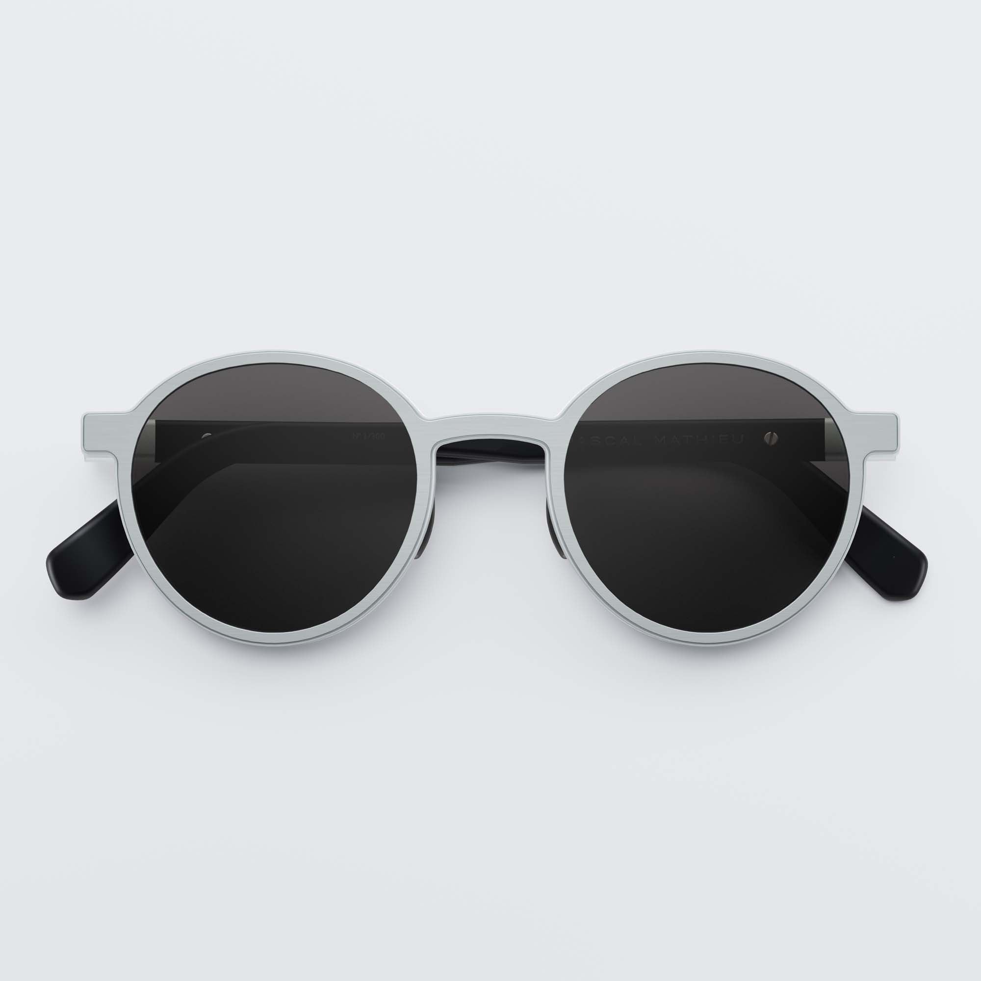 SESAME STEEL & WHITE